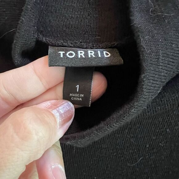 Torrid Asymmetrical Hem Cowl Neck Tunic Top Black Size 1 - Picture 3 of 7